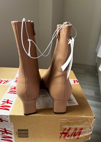 Bej Deri İnce Topuklu Kadın Bot - Görsel 4