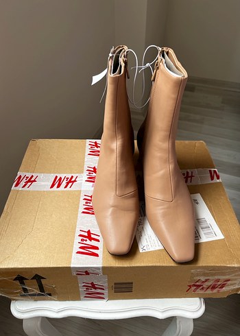 Bej Deri İnce Topuklu Kadın Bot - Görsel 3