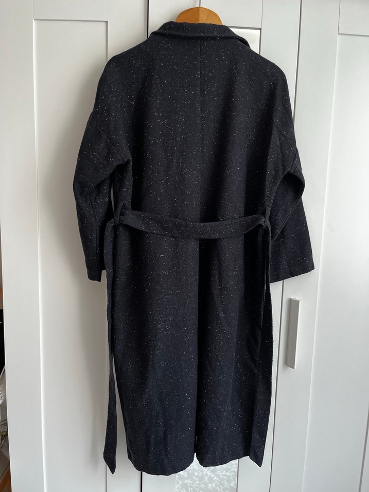 Siyah Uzun Kaban - Görsel 3