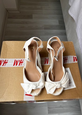 Beyaz Kadın Hasır Dolgu Topuk Sandalet - Görsel 5