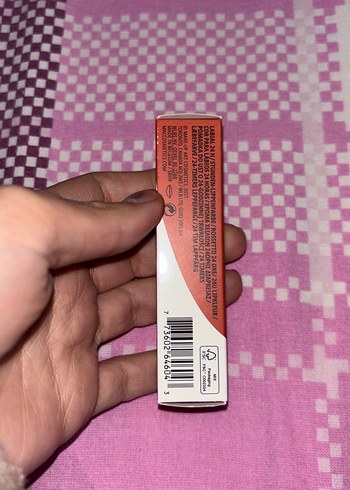 Beden MAC Locked Kiss Ink Kırmızı Parlak Ruj