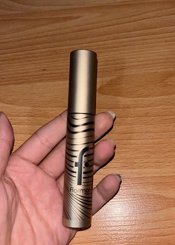 Bej Parlak Maskara - Görsel 2