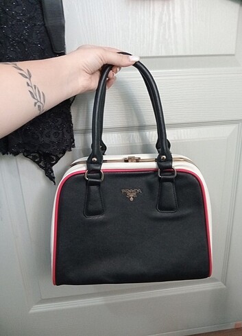 PRADA ÇANTA 