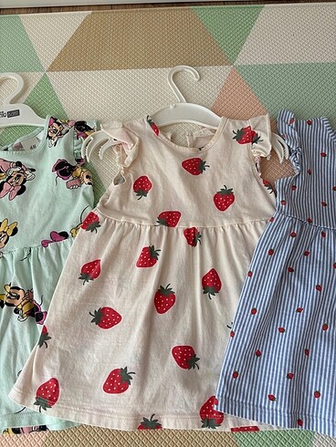 6-9 Ay Beden H&M 3 adet elbise