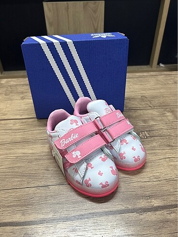 Adidas ADİDAS BARBİE AYAKKABI 22 NUMARA