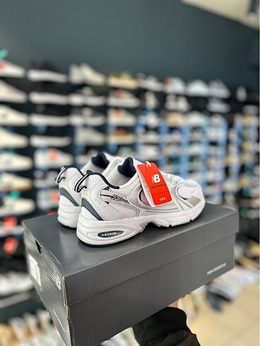 44 Beden beyaz Renk NEW BALANCE 530 AYAKKABI 44 NUMARA