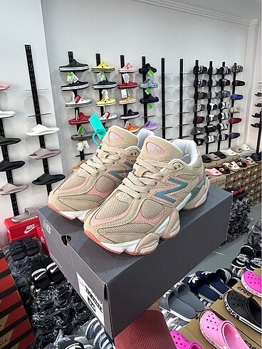 New Balance NEW BALANCE 9060 AYAKKABI 37 NUMARA