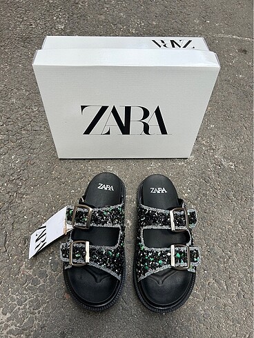 36 Beden siyah Renk ZARA TERLİK 36 NUMARA