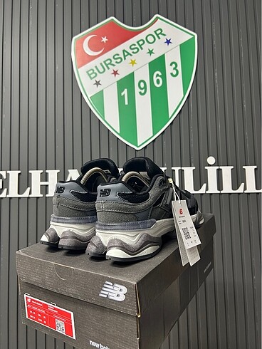 41 Beden siyah Renk NEW BALANCE 9060 AYAKKABI 41 NUMARA