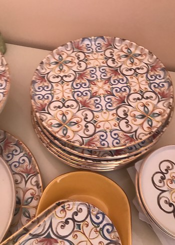 Diğer Çok Renkli Desenli Yemek Servis Tabaklaı