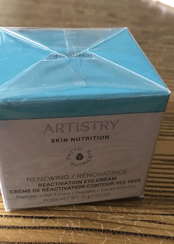 Artistry Göz Çevresi Yenileyici Krem