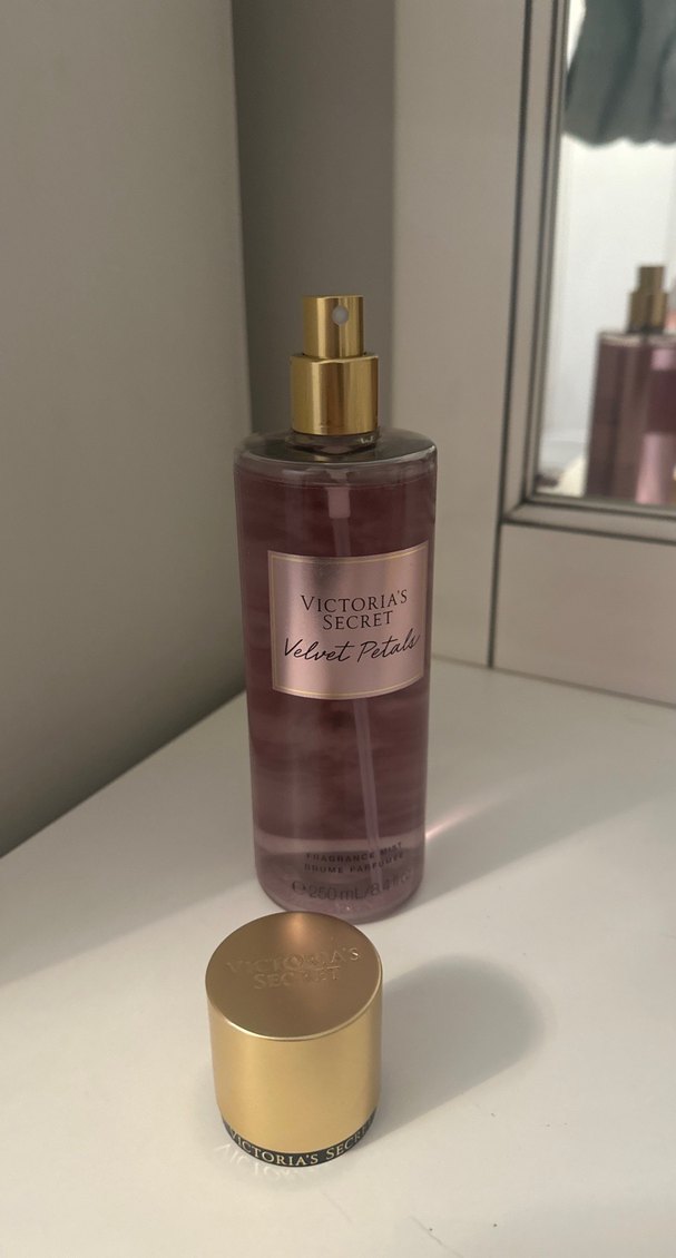 Victoria's Secret Velvet Petals Kadın Parfümü - Görsel 5