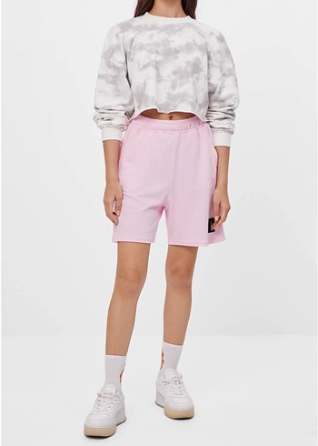 Bershka Kadın Gri Tie-Dye Crop Sweatshirt - Görsel 2