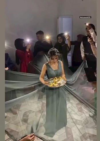 l Beden çeşitli Renk Abiye