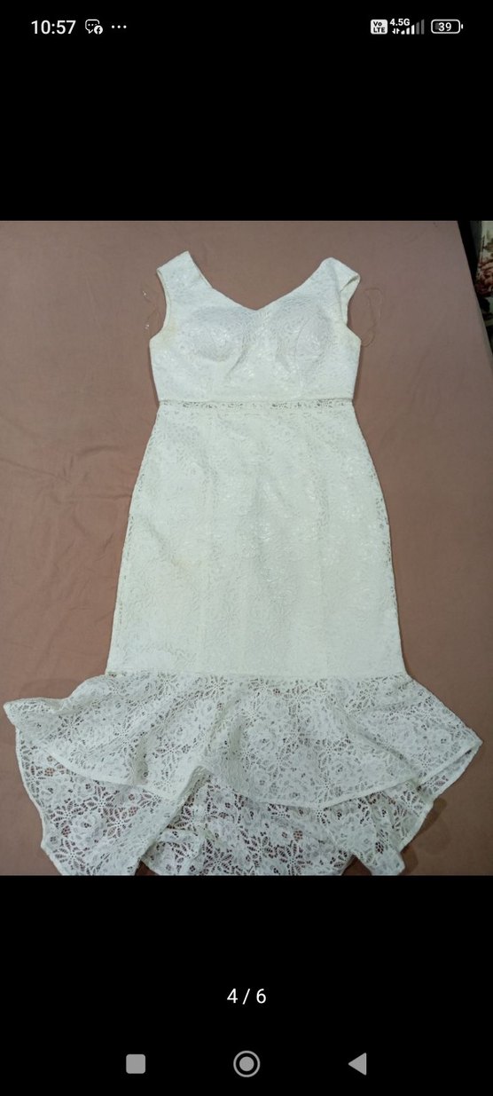 Beyaz Dantel Detaylı Midi V Yaka Elbise - Görsel 4