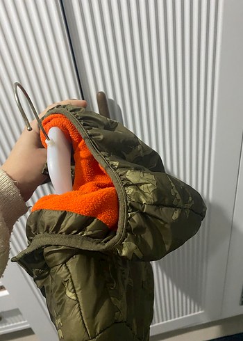 Kahverengi Kamuflaj Desenli Erkek Çocuk Mont - Görsel 4