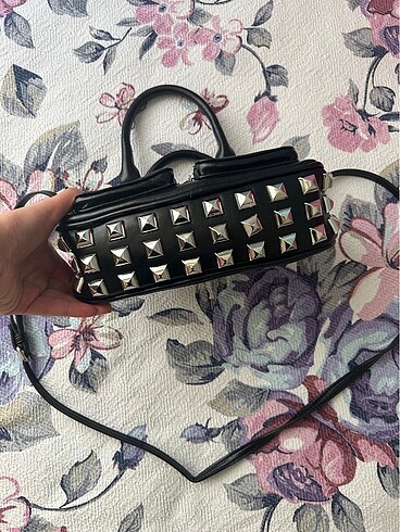  Beden Stradivarius Zımbalı Çanta