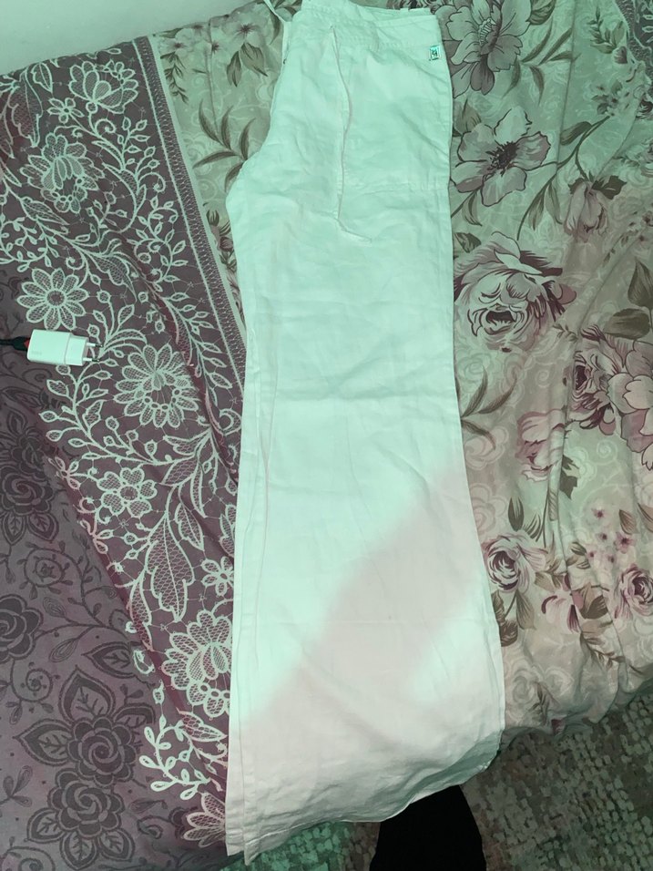 Kadın Beyaz Keten Dantel Detaylı Bol Kesim Pantolon - Görsel 3