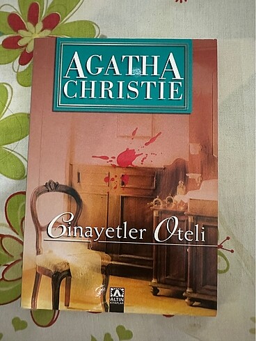 Cinayetler Oteli - Agatha Christie