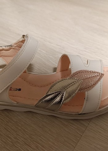 Kız Çocuk Beyaz Tokalı Sandalet - Görsel 2