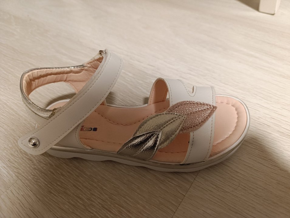 Kız Çocuk Beyaz Tokalı Sandalet - Görsel 2