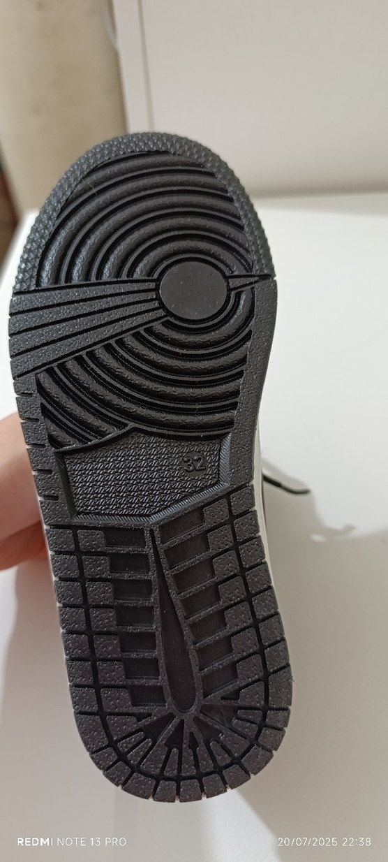 Erkek Çocuk Siyah Beyaz Spor Ayakkabı A1 31,34,35,33 numaralar - Görsel 4