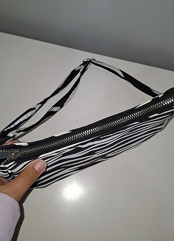  Beden çeşitli Renk BERSHKA ZEBRA DESEN ÇANTA 