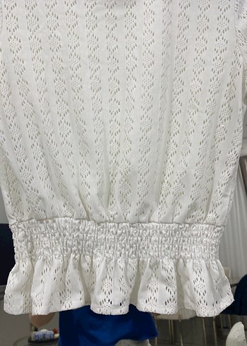 Dantel İşlemeli Kısa Kollu Beyaz Bluz - Görsel 3