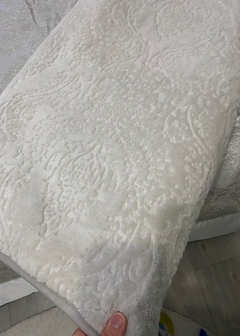 Nakışlı Beyaz Gri Yatak Örtüsü - Görsel 6