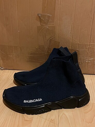 Balenciaga bez ayakkabı
