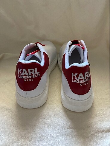 32 Beden Karl Lagerfeld Outlet