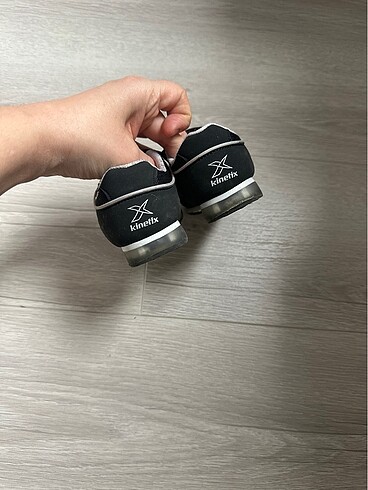 23 Beden siyah Renk Beşiktaşlı spor ayakkabısı