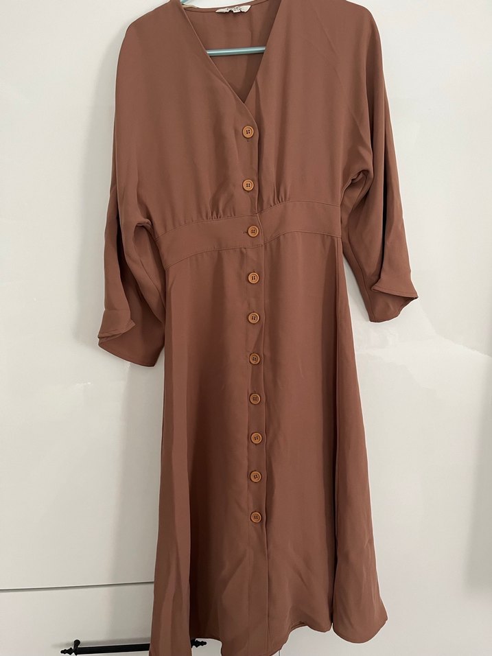 Koton V Yaka Kahverengi Düğmeli Kadın Elbise - Görsel 3