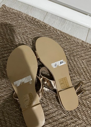 İnci Detaylı Simli Kadın Sandalet - Görsel 5