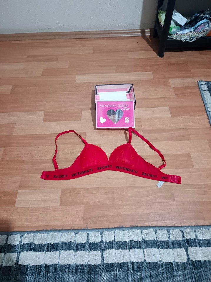 Victoria's Secret Renkli Mini Spor Sütyen - Görsel 4