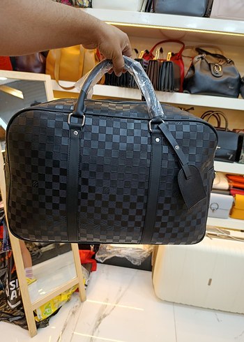 Louis Vuitton Siyah Kareli omuz Kemerli çanta