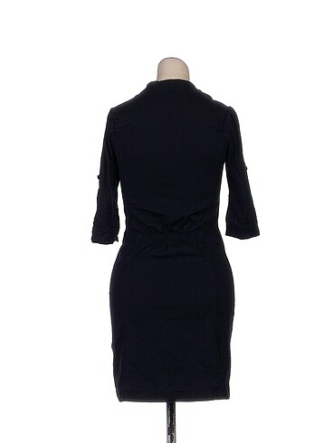 m Beden PreLoved Kısa Elbise %70 İndirimli.
