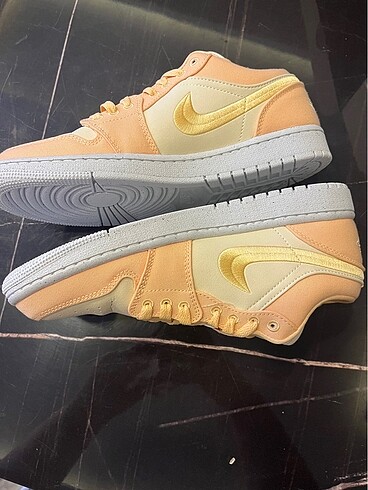 40,5 Beden turuncu Renk Nike Air jordan