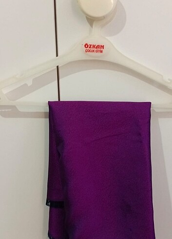 Mor kaygan eşarp