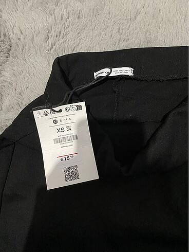 xs Beden Etiketli Bershka Sortlu Etek