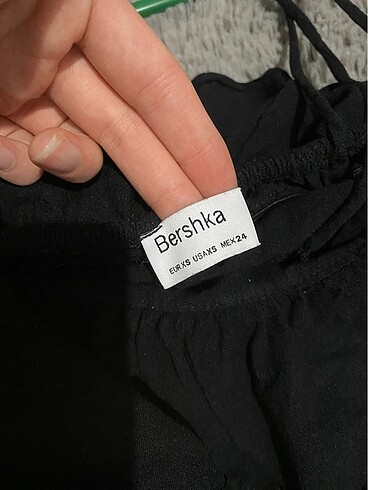 xs Beden Bershka fırfırlı crop