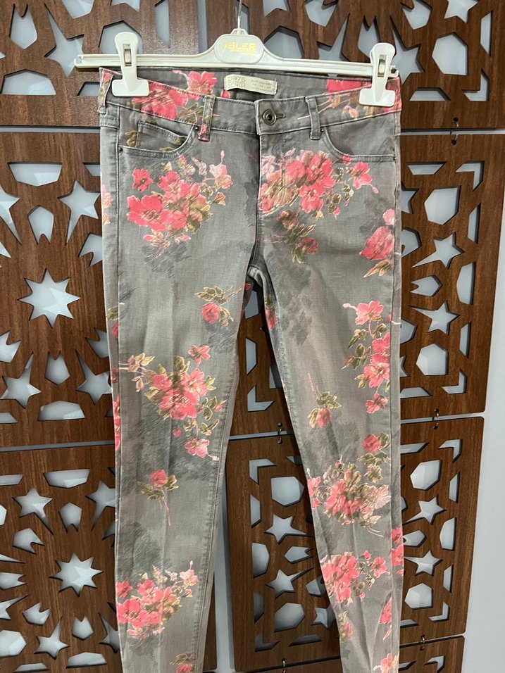 Zara Çiçek Desenli Gri Denim Kadın Pantolon - Görsel 2