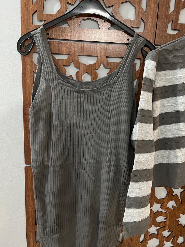 Gri Uzun Triko Elbise ve Çizgili Triko ikili takım - Görsel 4