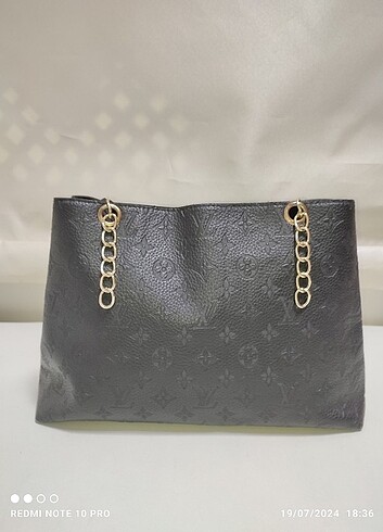  Beden siyah Renk Louis Vuitton Çanta 