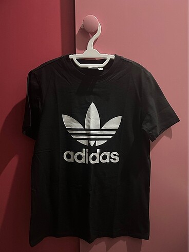 Adidas t shirt