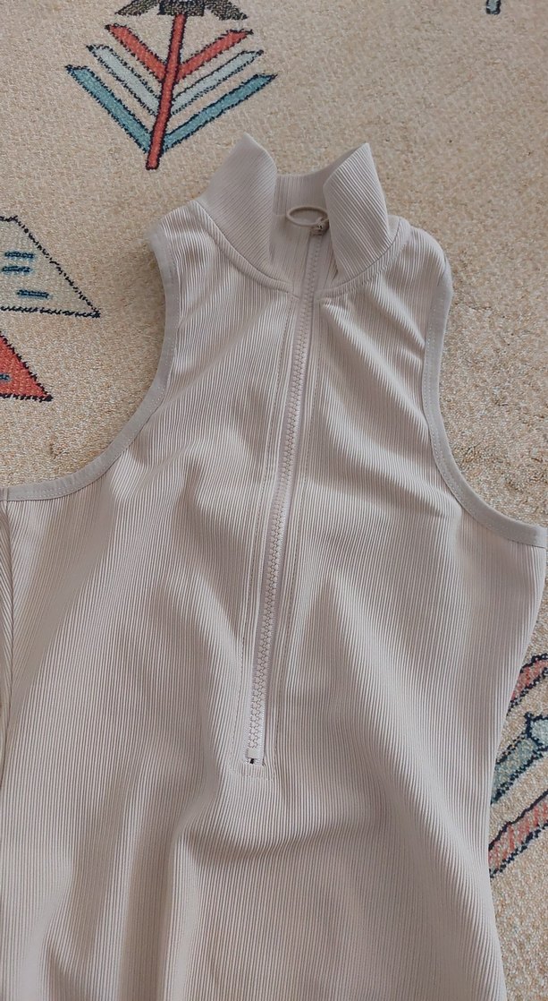 Bej Yüksek Yakalı Kolsuz Bodysuit - Görsel 2