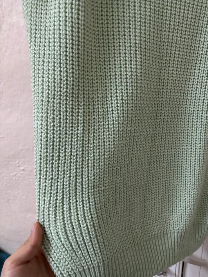 Zincir Detaylı Boğazlı Kolsuz Kazak - Görsel 3