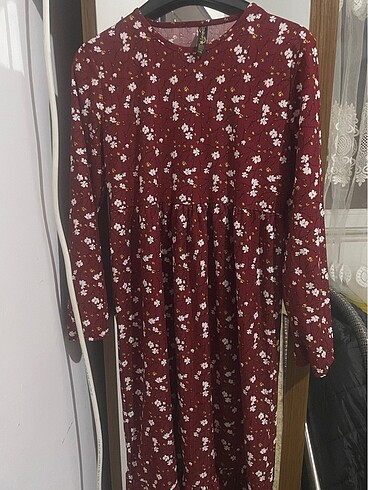 Bordo çiçekli elbise