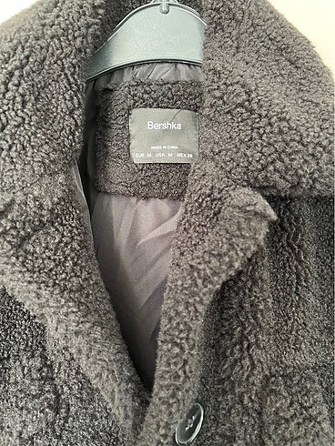 Bershka Tüylü crop mont