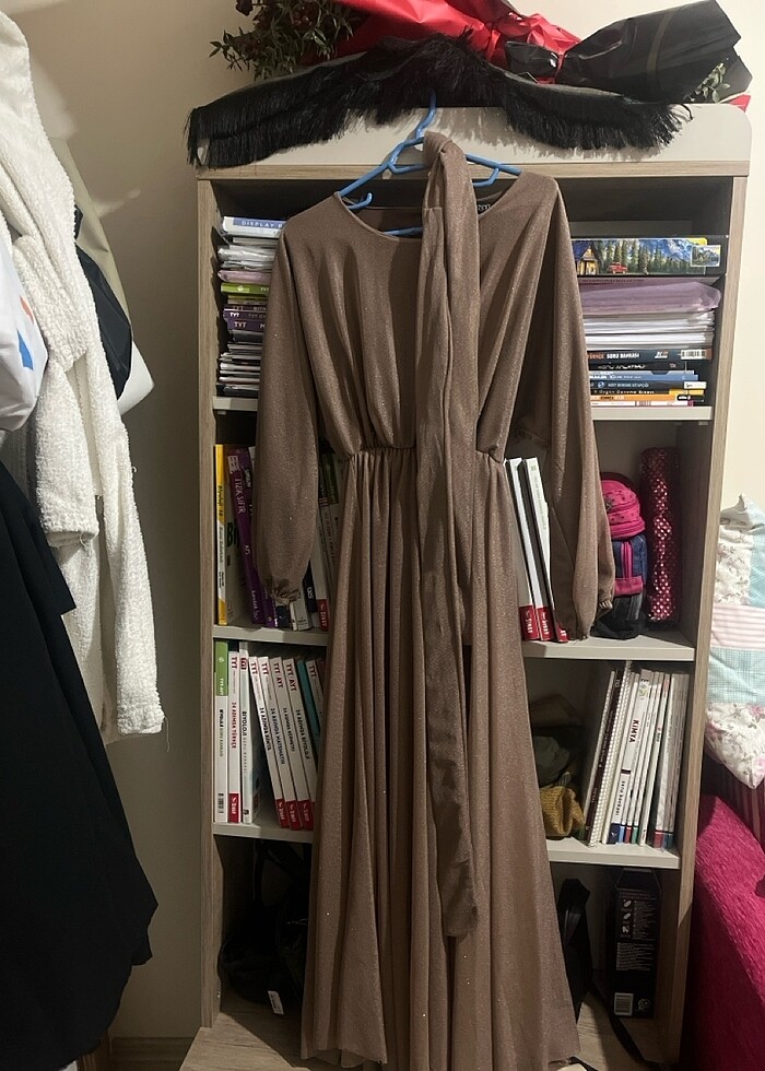 Simli kemer detaylı elbise?? - Görsel 4